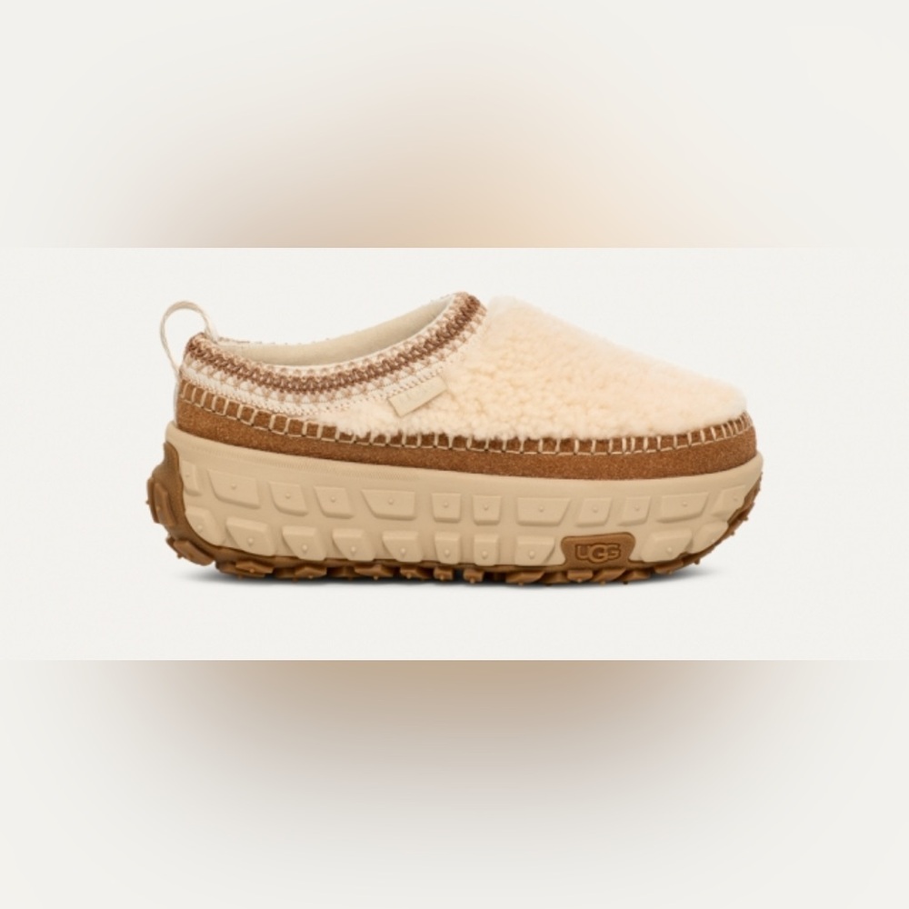 BRAND NEW! UGG Ventura Daze